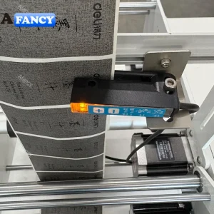 Etikettiermaschine für Flaschen mit Marihuana-CBD-Konzentrat (13